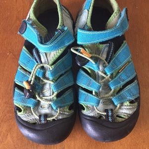 Keen Teal size 2 sandals